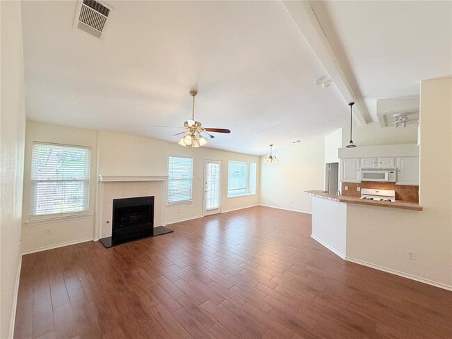 Building Photo - 1703 Hatch Rd