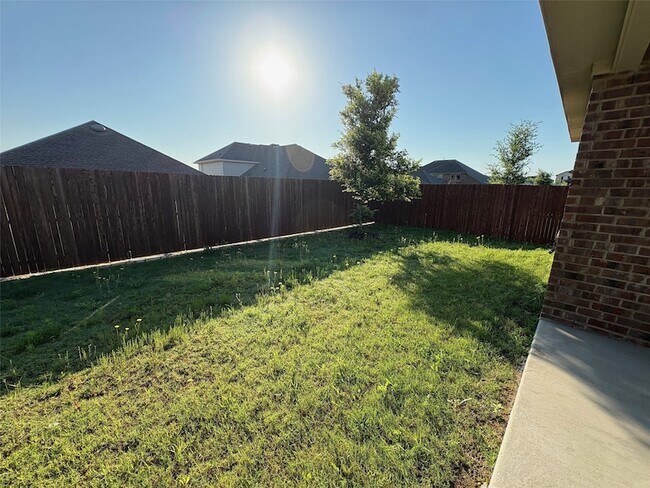 Building Photo - 610 Union Dr