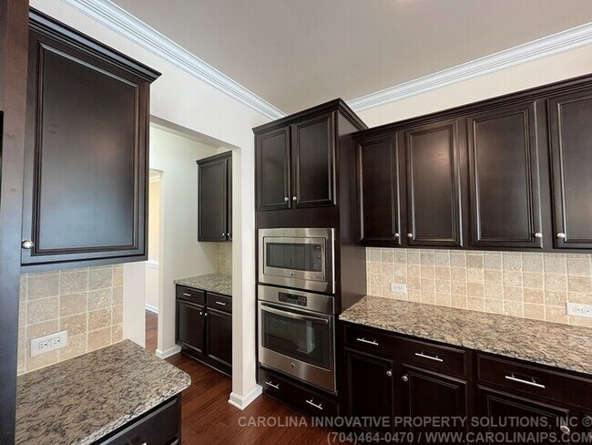 Building Photo - 385 Hawks Creek Pkwy