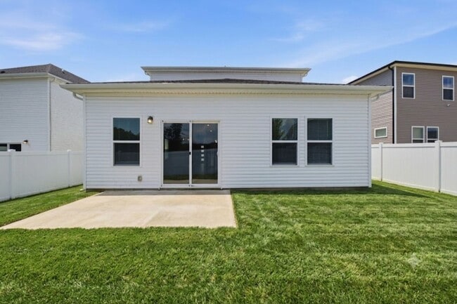 Building Photo - Modern 4-Bedroom Nashville Home with Sleek Contemporary Finishes
