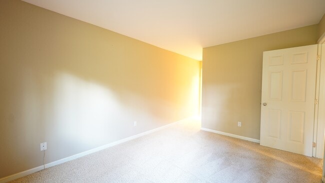 Building Photo - 9380 SW 146th Terrace