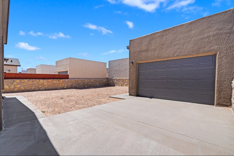 Building Photo - 14325 Bill Lazor Pkwy