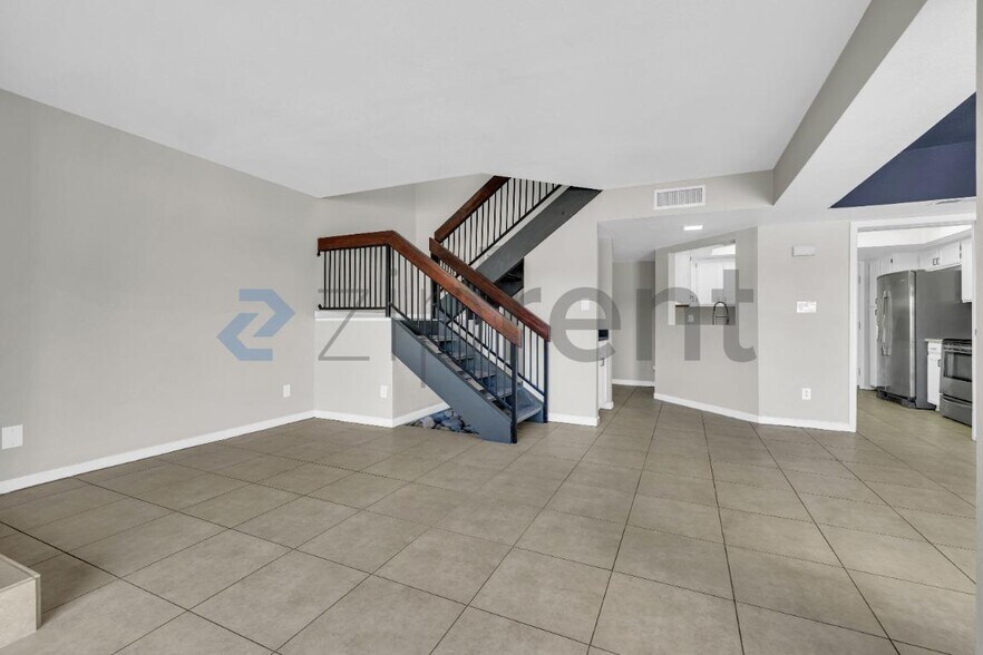 Building Photo - Unit 10