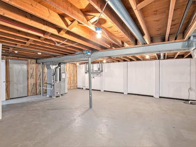 Building Photo - 1008 SW 14th St Terrace