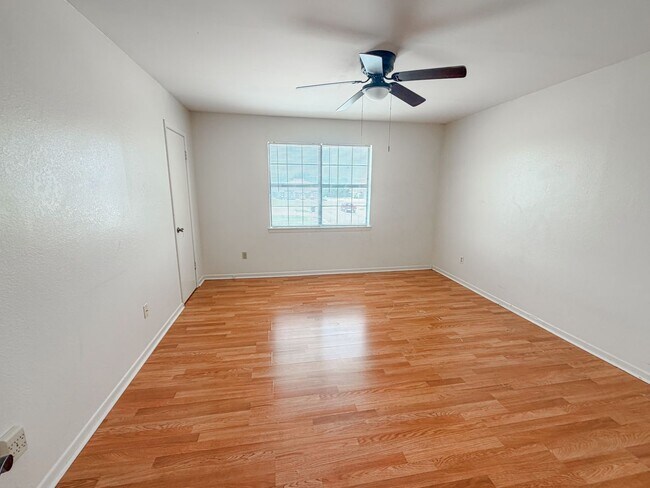Building Photo - 3804 Charolais Dr