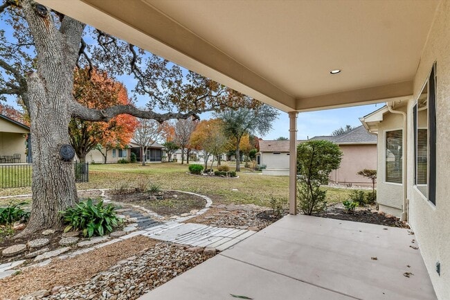 Building Photo - 405 Dawson Trail