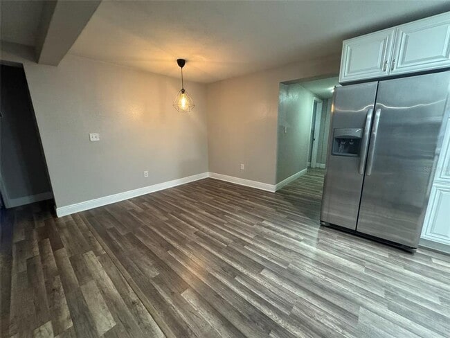 Building Photo - 1015 E 24th Ave