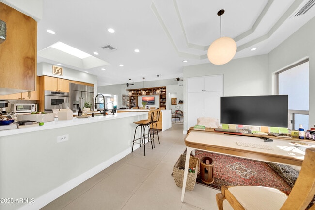 Building Photo - 6139 N 31st Ct