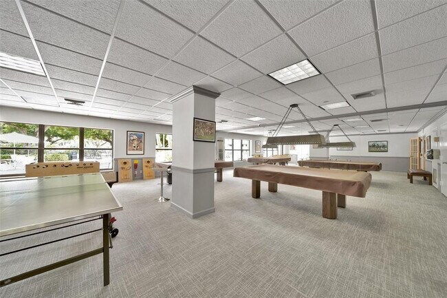 Building Photo - 3200 Port Royale Dr N