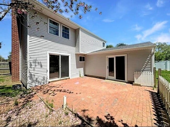 Building Photo - 342 Versa Pl