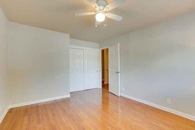 Building Photo - 613 Hillsboro Rd