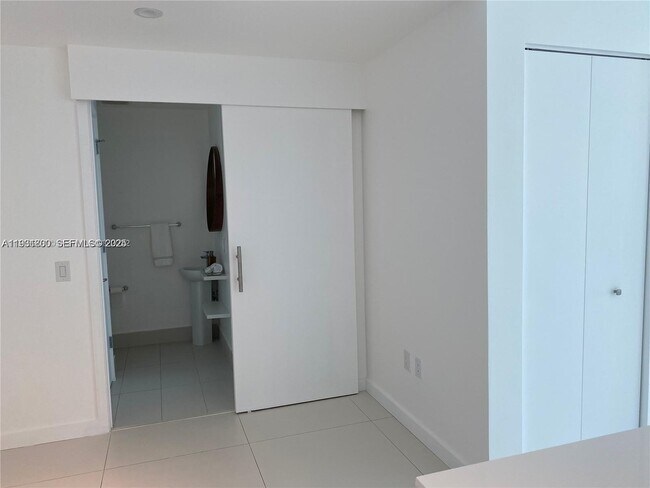 Building Photo - 501 NE 31st St