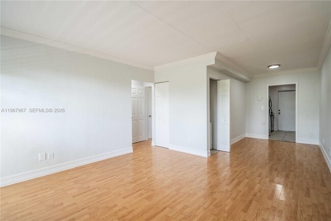 Building Photo - 7925 Hawthorne Ave