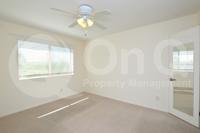 Building Photo - 303 N Miller Rd