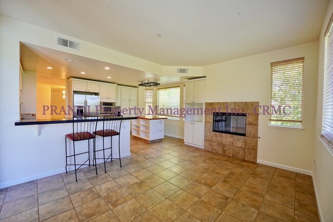 Building Photo - Quality San Rafael Home In Awesome Neighbo...