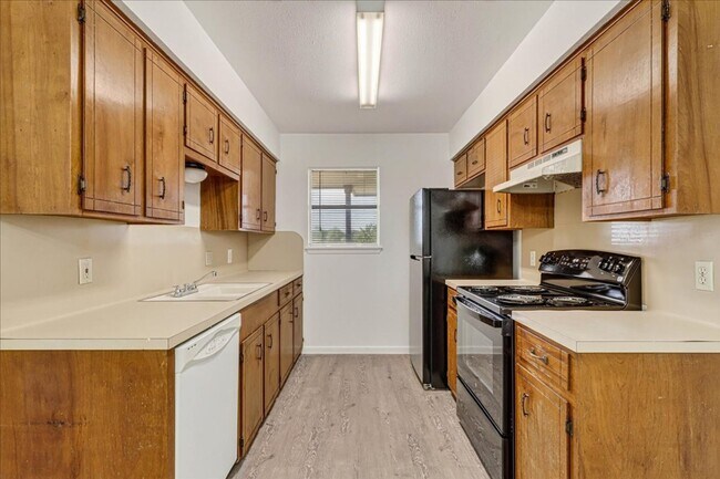 Building Photo - 1622 La Joya St