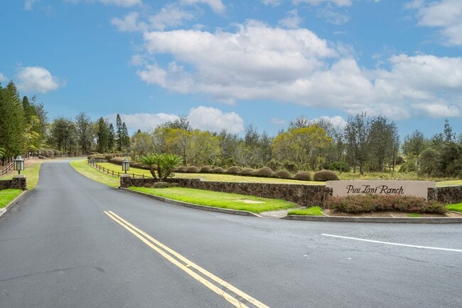 Building Photo - Contemporary Home in Gated Community