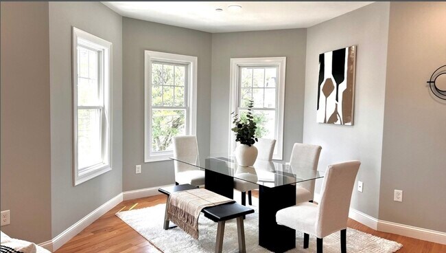 Building Photo - 20 Alston St