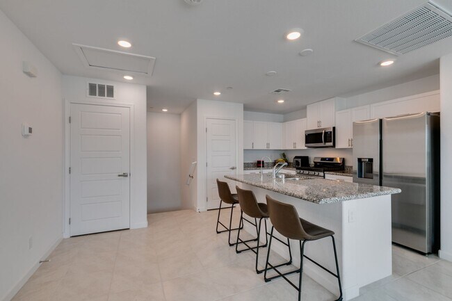 Building Photo - 2024 Lennar-Built Fully Furnished 2BR + Office Space Townhome-Style Condo in Cadence