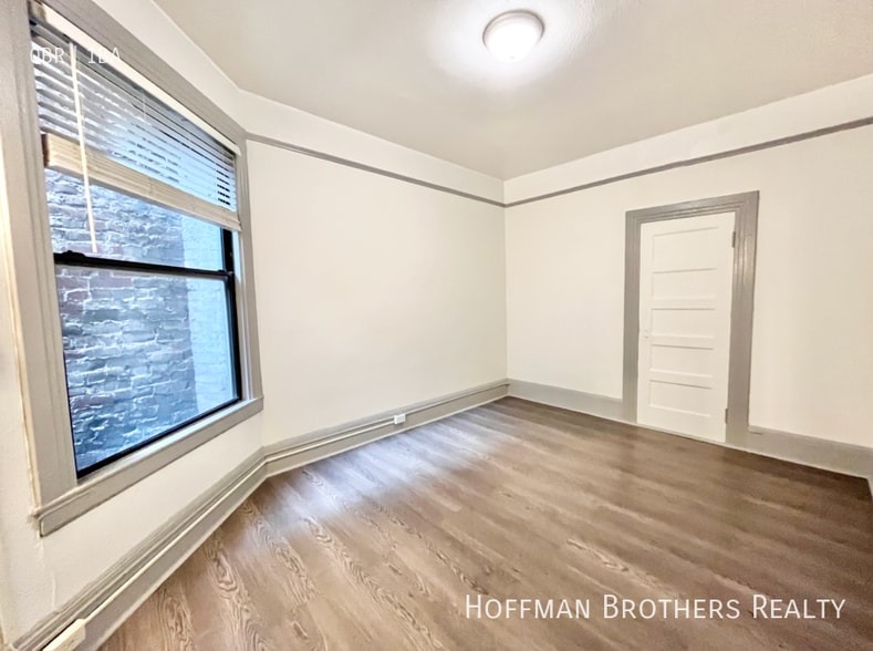 Building Photo - 1010 Bush St