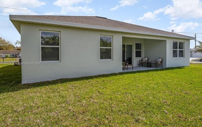 Building Photo - 1314 SW Hebner Ave
