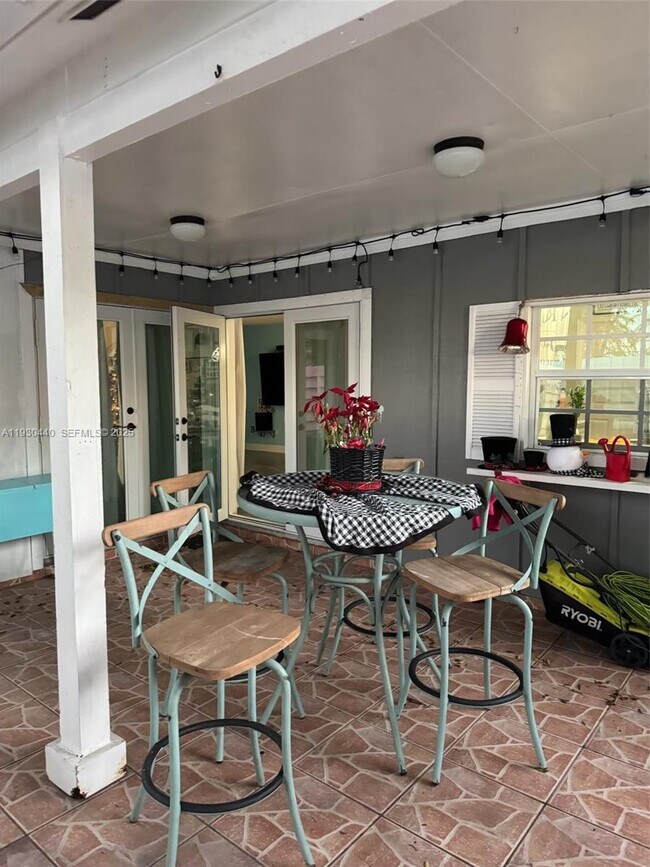 Building Photo - 15120 SW 141st Pl