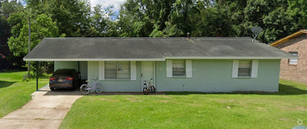 Building Photo - 3 bedroom 1 bath home available for rent