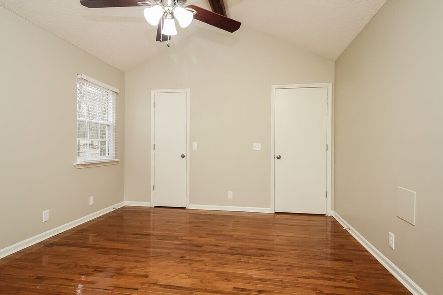 Building Photo - 3105 Roundwood Forest Ln