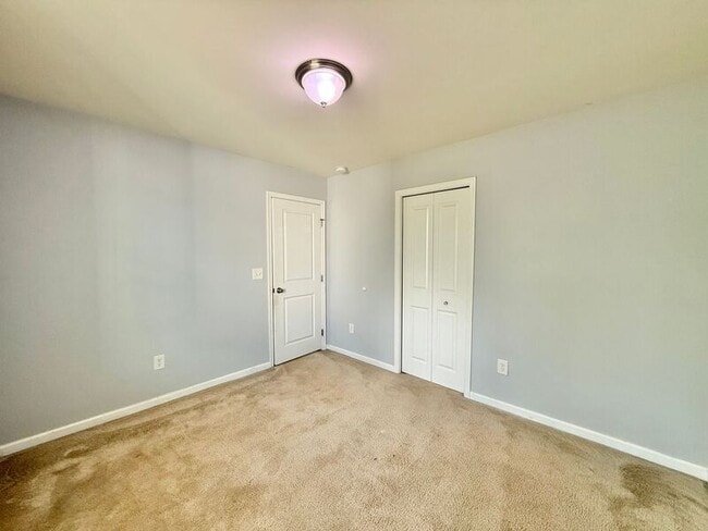 Building Photo - 390 Fieldspar Ln