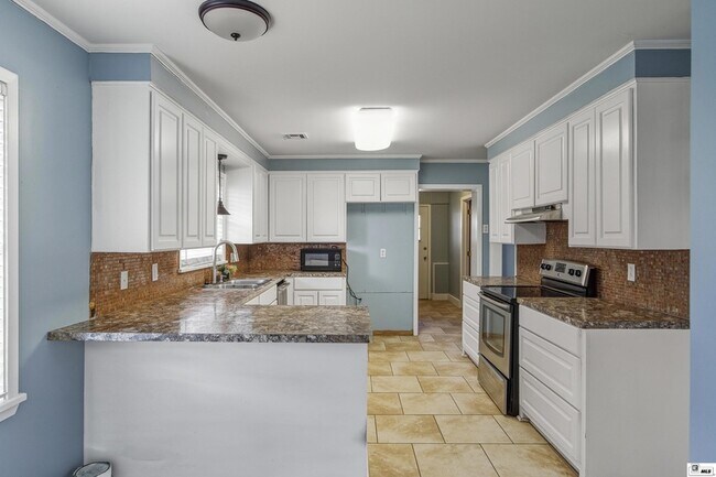 Building Photo - 2013 Frances Pl