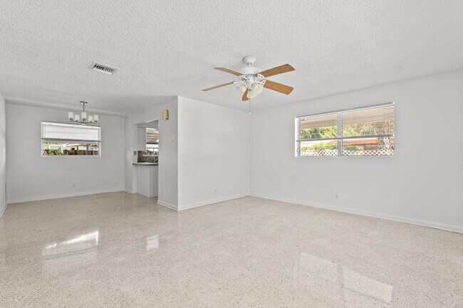 Building Photo - 211 Sunrise Ave