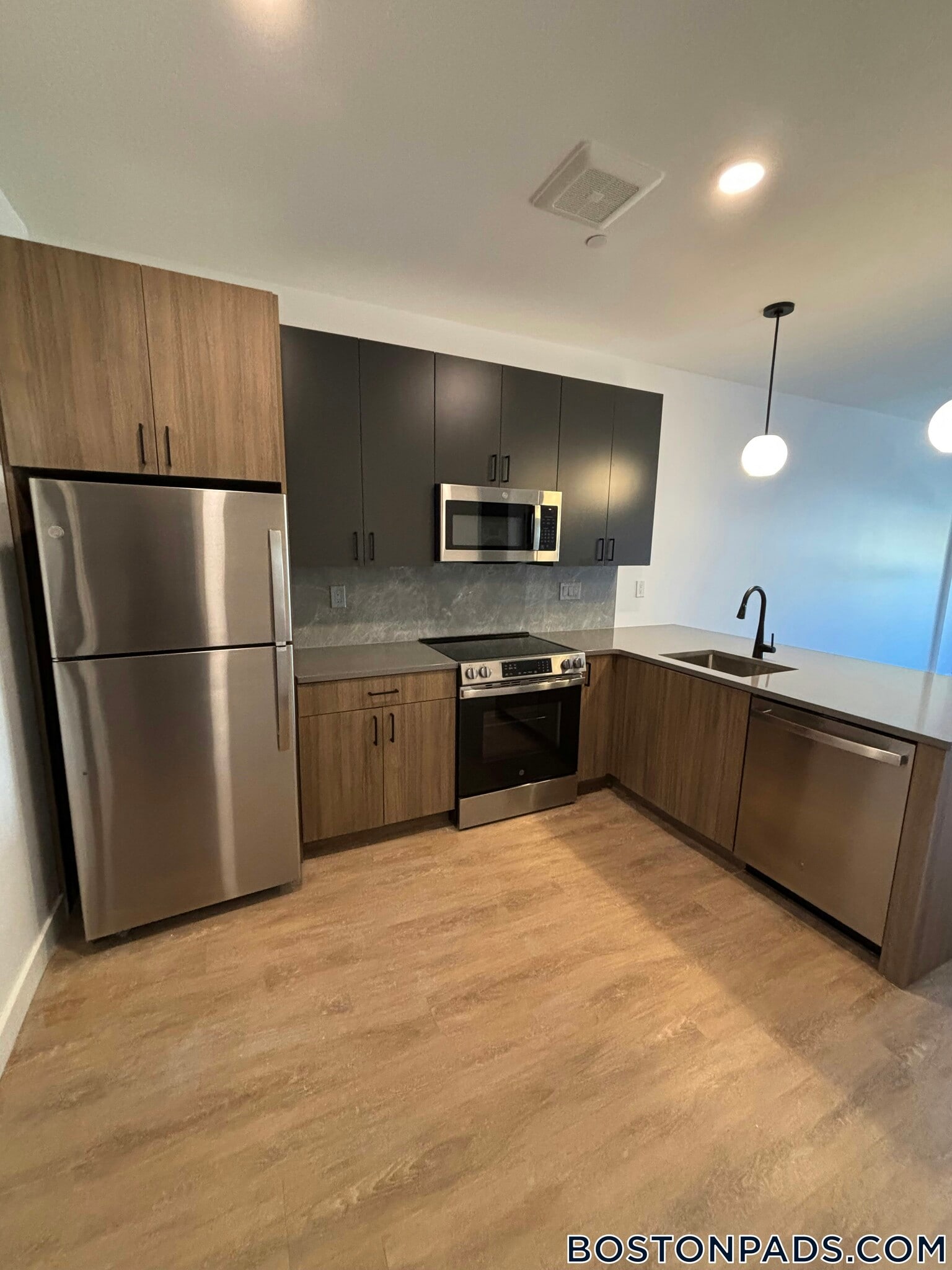 Building Photo - 199 Gardner St