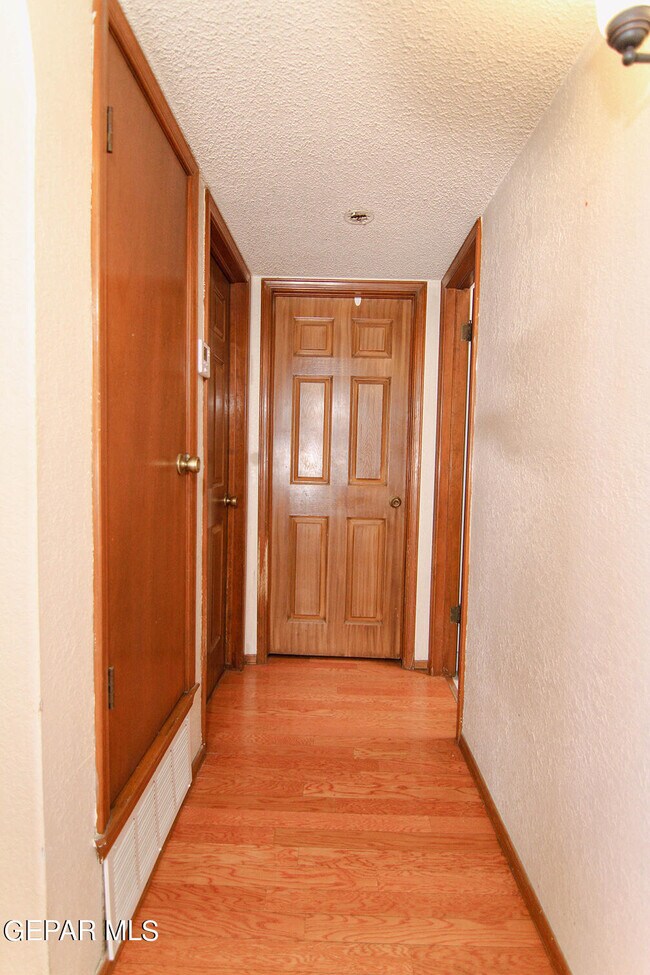 Building Photo - 11532 Tom Ulozas Dr