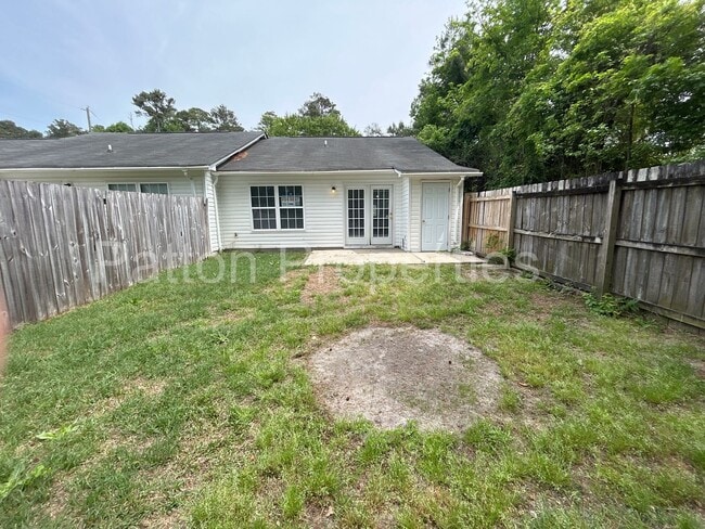 Building Photo - 1839 Horseshoe Dr