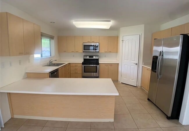 Building Photo - Mililani Mauka  - 3 bedroom, 2.5 bathroom,...