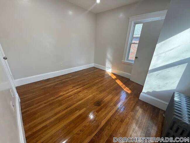 Building Photo - 129 Stanwood St