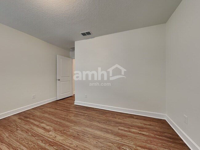 Building Photo - 10327 Watercrest Ct