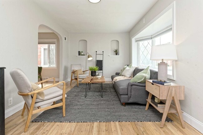 Building Photo - 3554 Jamieson Ave