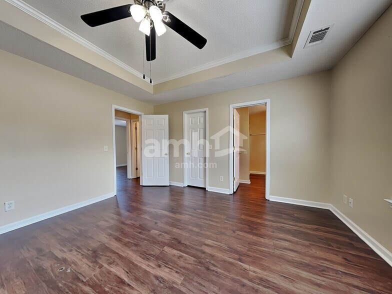 Building Photo - 109 W Tahoe Dr