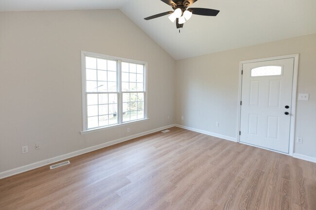 Building Photo - Updated 3 Bed 2 Bath Home in Greensboro