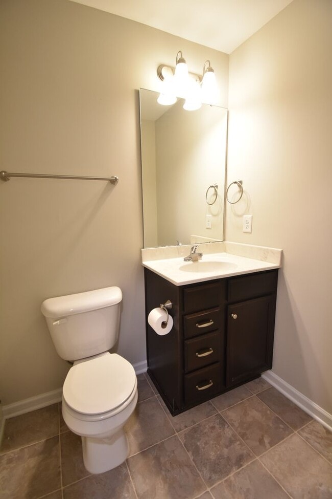 Building Photo - First Two Weeks Rent Free!! 3 Bedroom 2.5 Bathroom Townhome