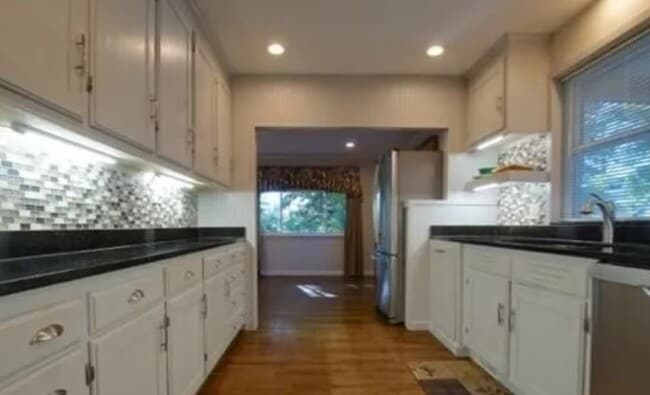 Building Photo - 6 Winter St