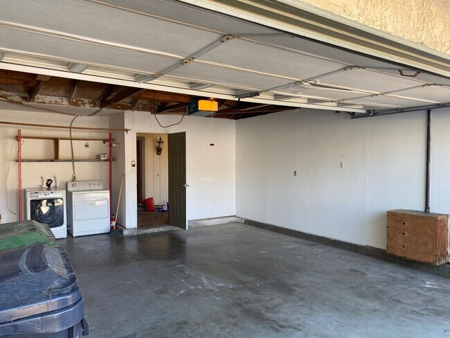 Building Photo - 5648 Slicers Cir