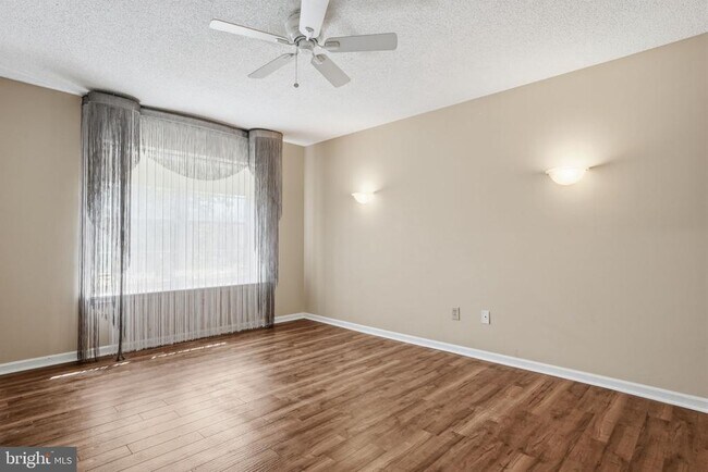 Building Photo - 4016 Barry Ct