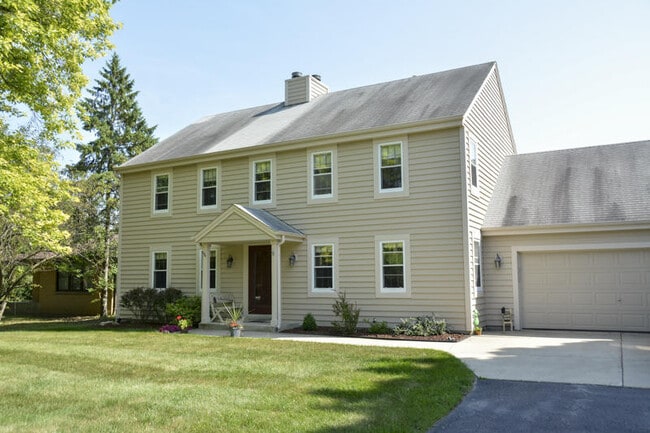 Primary Photo - 7825 W Puetz Rd