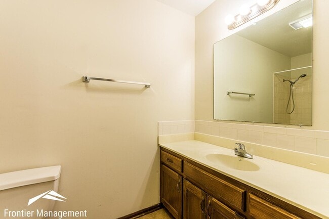 Building Photo - Incredible 2 Bedroom Duplex for Rent!