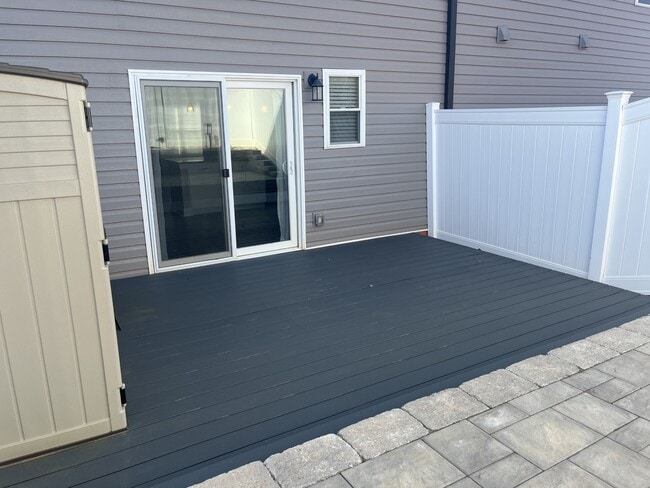 Building Photo - 77 Emanuel Ct