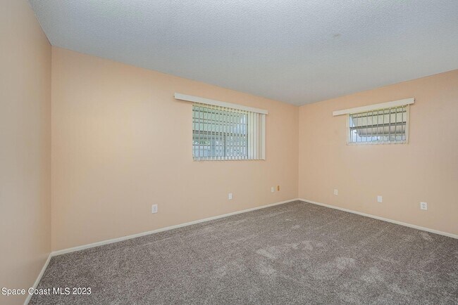Building Photo - 608 Sacre Coeur Dr