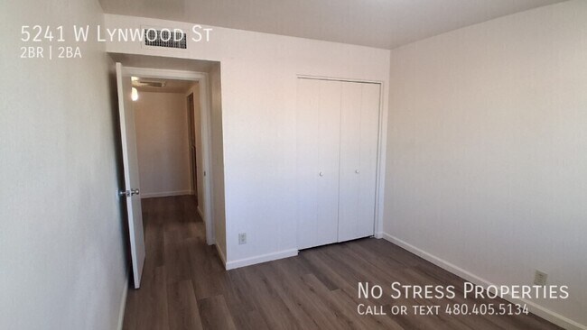 Building Photo - 5241 W Lynwood St