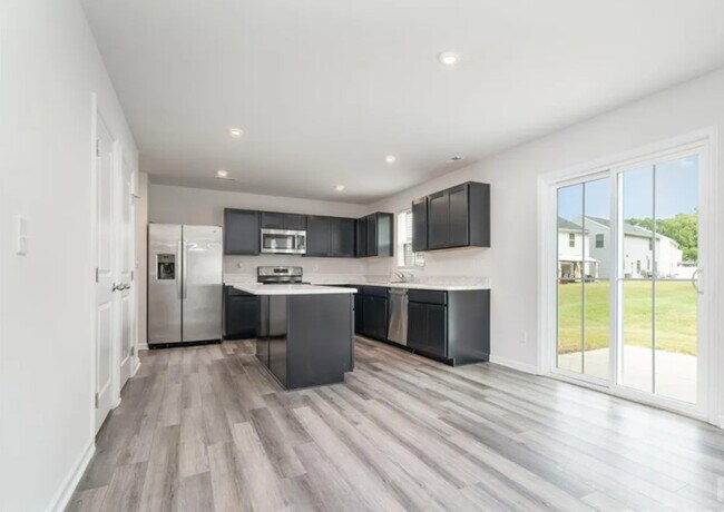 Building Photo - 1925 Pin Hook Rd